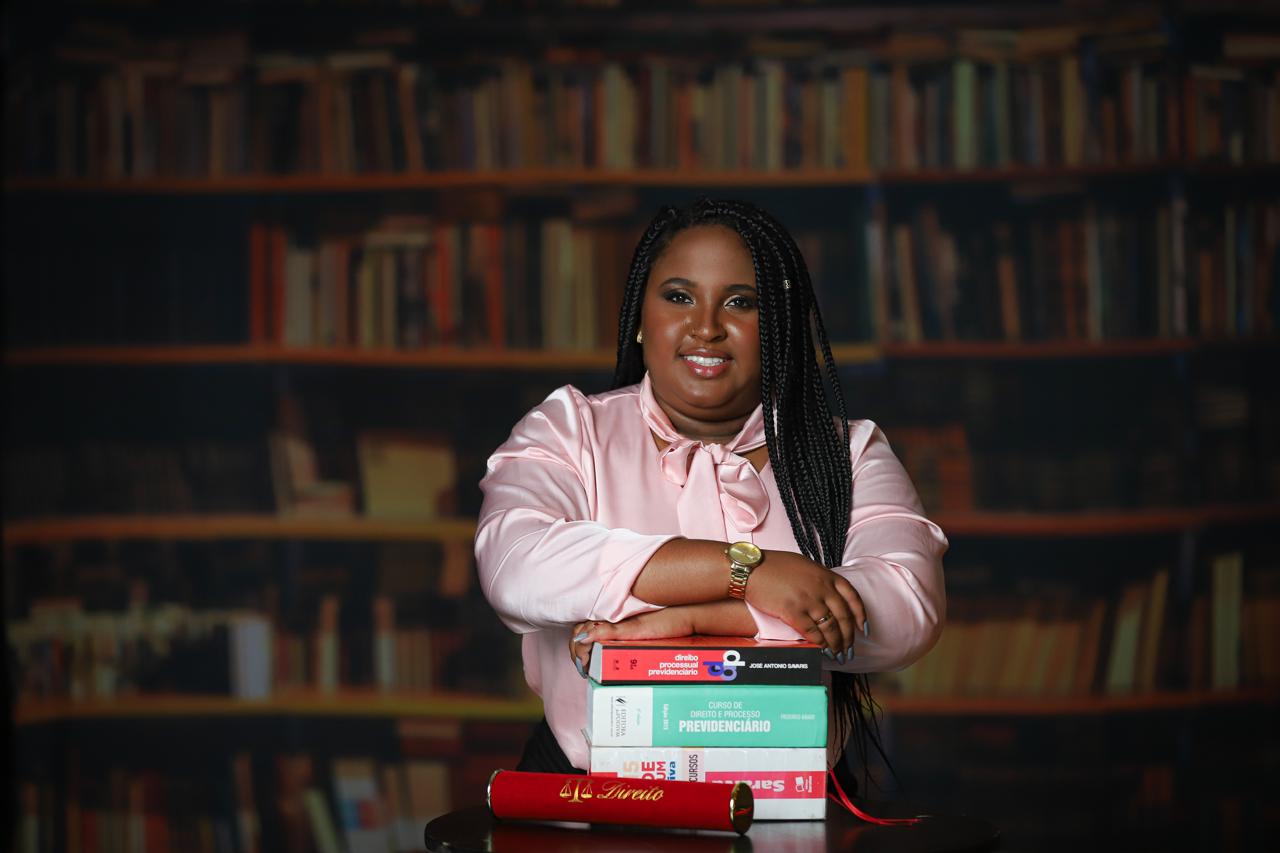 Dra. Cristiane Tavares